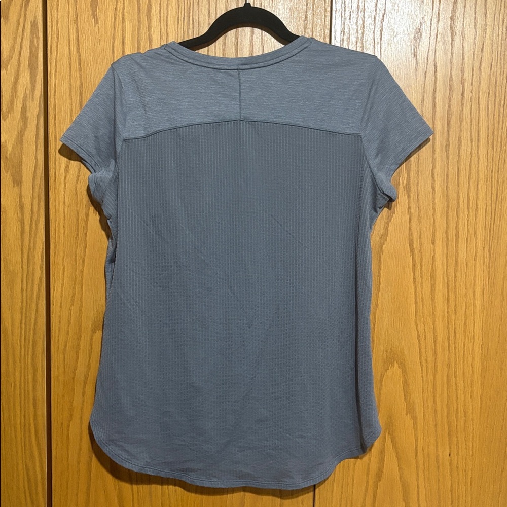 Under Armour tshirt XL - Picture 4 of 5